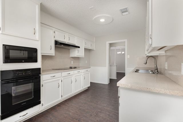 5615 Trail Crest Drive, Arlington, TX 76017