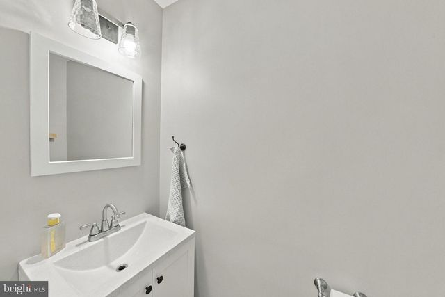 2481 SYLVAN AVE, Hamilton, NJ 08610
