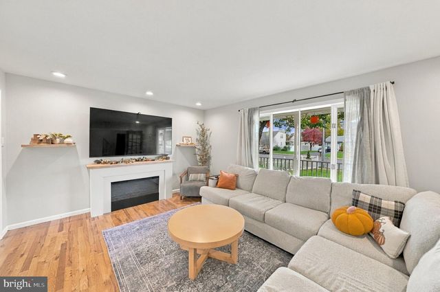 2481 SYLVAN AVE, Hamilton, NJ 08610
