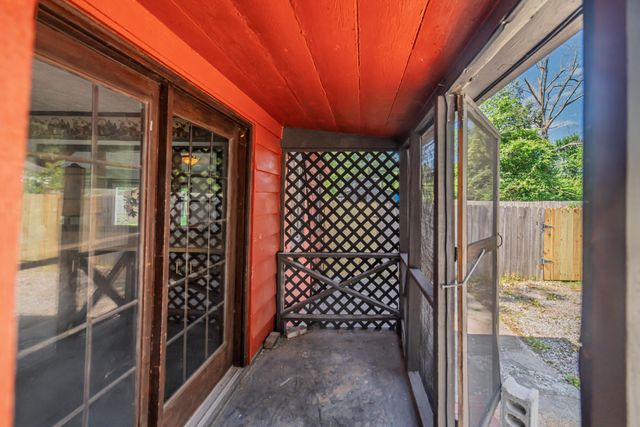 1220 Markham Avenue, Paducah, KY 42003