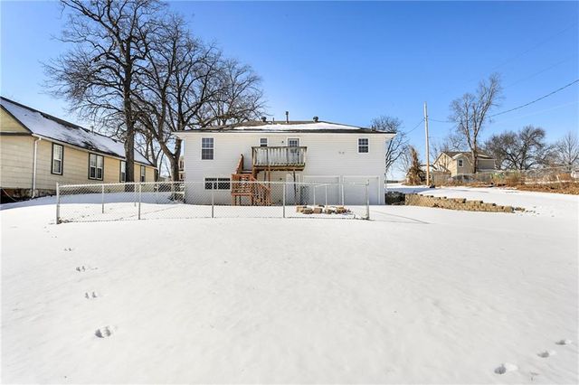 1459 3rd Avenue, Leavenworth, KS 66048