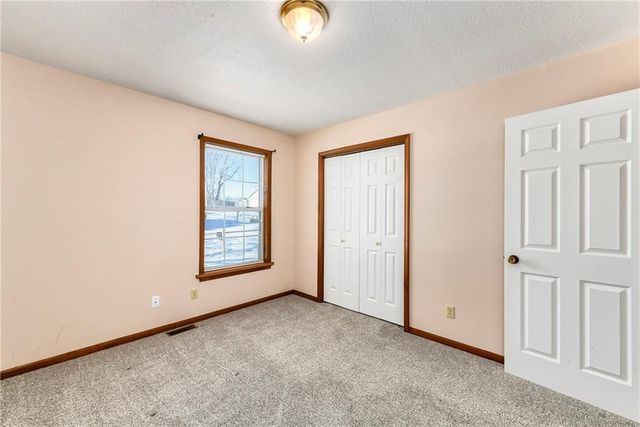 1459 3rd Avenue, Leavenworth, KS 66048