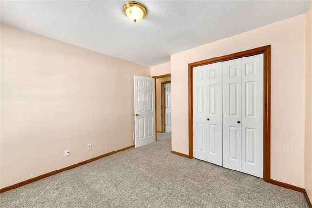 1459 3rd Avenue, Leavenworth, KS 66048