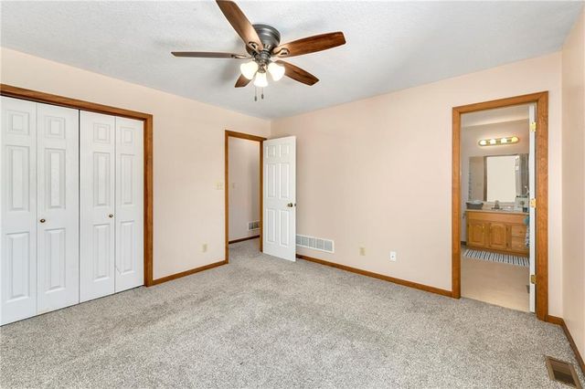 1459 3rd Avenue, Leavenworth, KS 66048