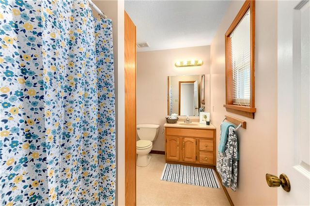 1459 3rd Avenue, Leavenworth, KS 66048