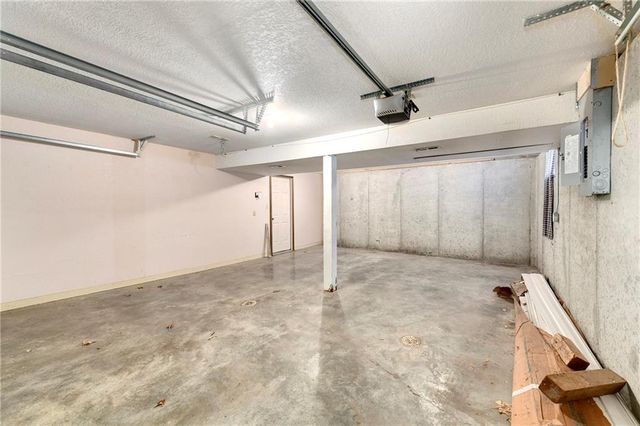 1459 3rd Avenue, Leavenworth, KS 66048