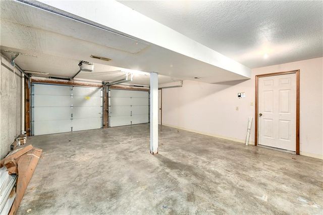 1459 3rd Avenue, Leavenworth, KS 66048