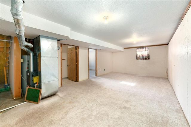 1459 3rd Avenue, Leavenworth, KS 66048