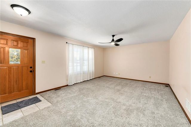 1459 3rd Avenue, Leavenworth, KS 66048