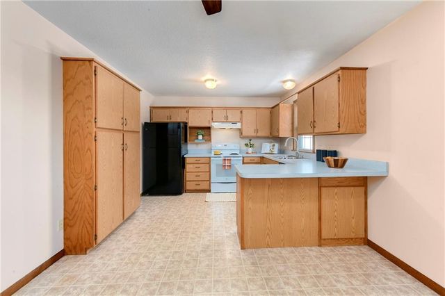 1459 3rd Avenue, Leavenworth, KS 66048