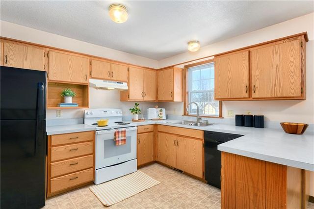 1459 3rd Avenue, Leavenworth, KS 66048