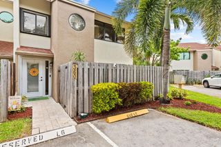 360 City View Dr, Fort Lauderdale, FL 33311