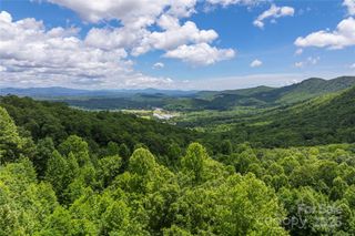 152 Bear Rock Road, Hendersonville, NC 28739