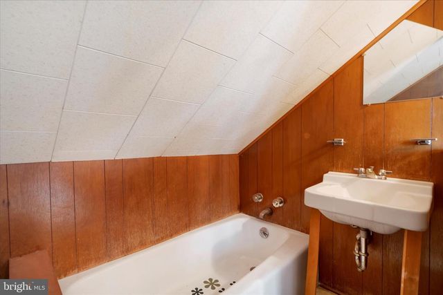 540 GILBERTSVILLE RD, Gilbertsville, PA 19525