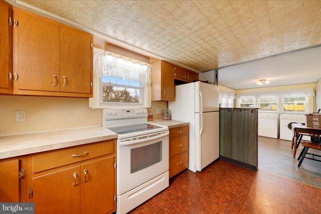 540 GILBERTSVILLE RD, Gilbertsville, PA 19525