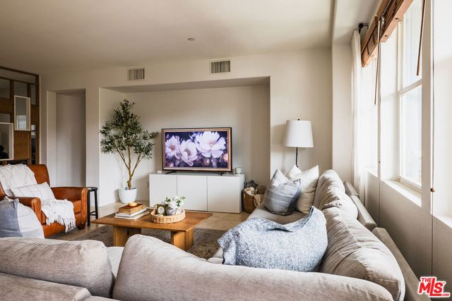 7100 Playa Vista Drive 202, Playa Vista, CA 90094