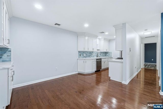 253 Park Avenue 305, Rutherford, NJ 07070