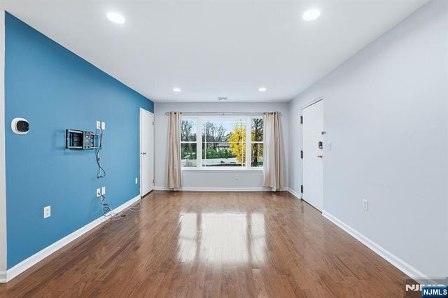 253 Park Avenue 305, Rutherford, NJ 07070