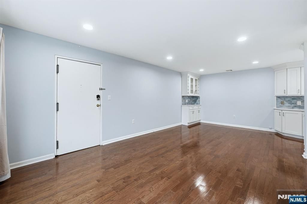 253 Park Avenue 305, Rutherford, NJ 07070