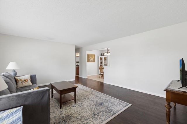 5841 Boone Avenue N, New Hope, MN 55428