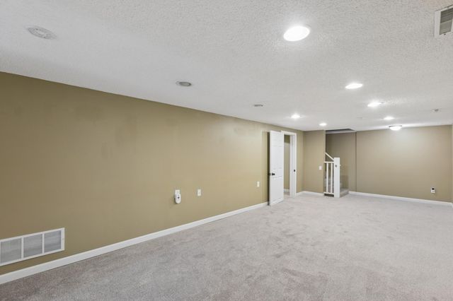 5841 Boone Avenue N, New Hope, MN 55428