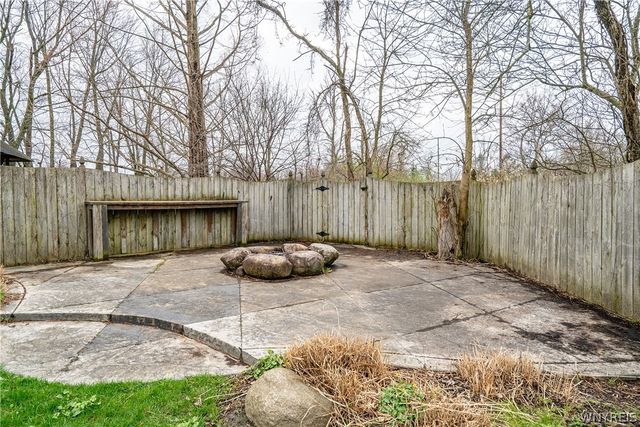 12 Old Farm Court, Cheektowaga, NY 14043