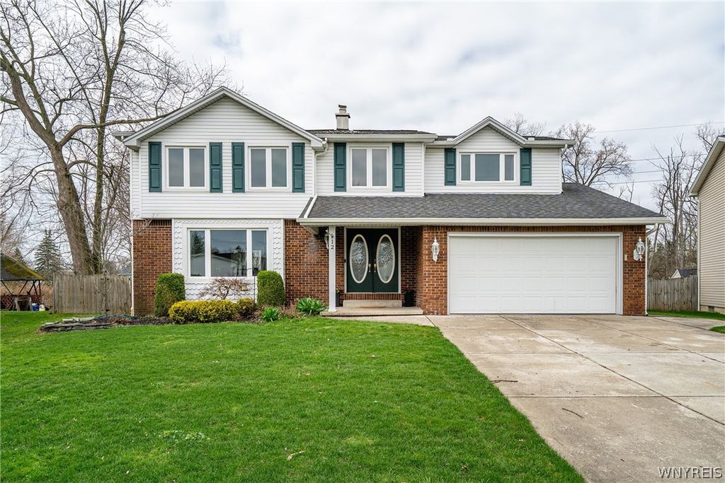 12 Old Farm Court, Cheektowaga, NY 14043