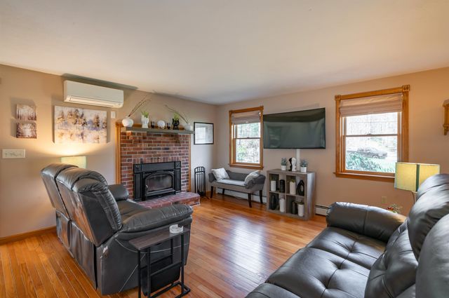 51 Walker Road, Danville, NH 03819