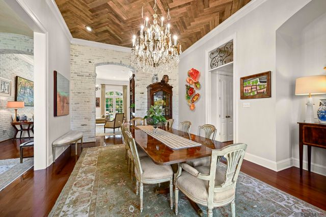 1204 E Lakeside Oaks Dr, Baton Rouge, LA 70810