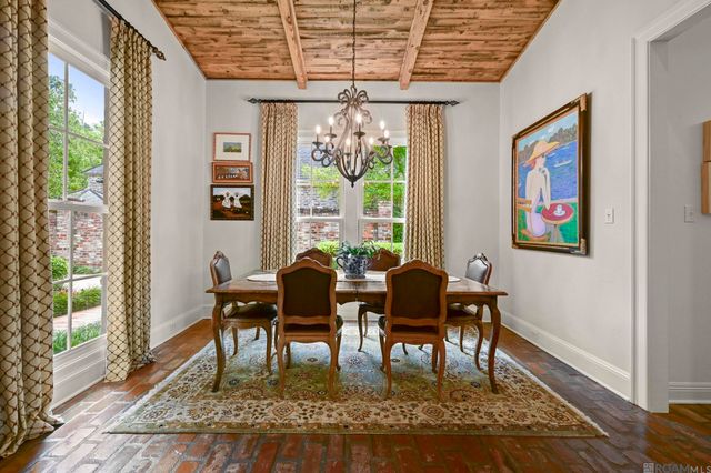 1204 E Lakeside Oaks Dr, Baton Rouge, LA 70810