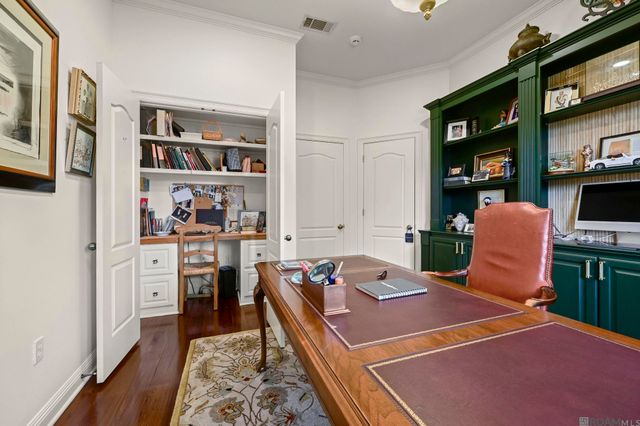 1204 E Lakeside Oaks Dr, Baton Rouge, LA 70810