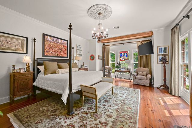 1204 E Lakeside Oaks Dr, Baton Rouge, LA 70810