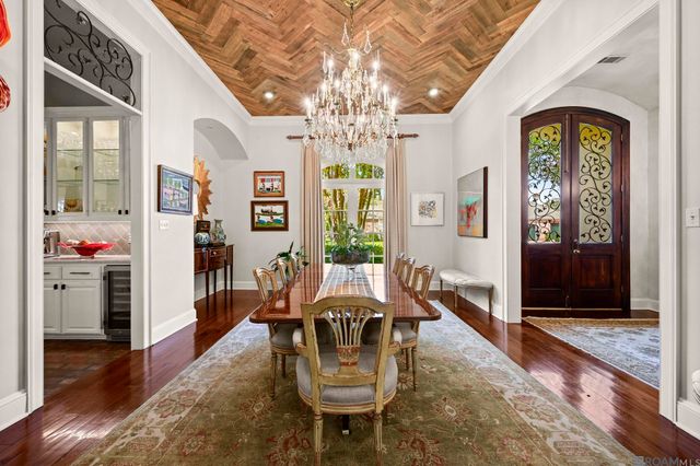 1204 E Lakeside Oaks Dr, Baton Rouge, LA 70810