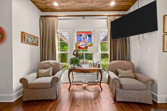 1204 E Lakeside Oaks Dr, Baton Rouge, LA 70810