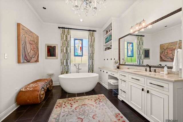 1204 E Lakeside Oaks Dr, Baton Rouge, LA 70810