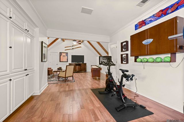 1204 E Lakeside Oaks Dr, Baton Rouge, LA 70810