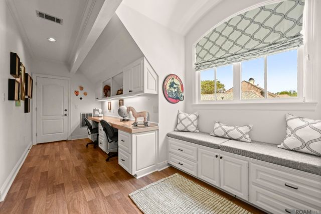 1204 E Lakeside Oaks Dr, Baton Rouge, LA 70810