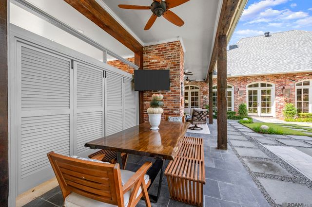 1204 E Lakeside Oaks Dr, Baton Rouge, LA 70810