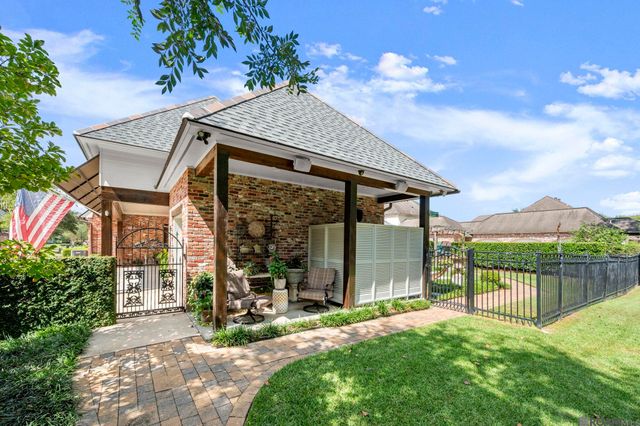 1204 E Lakeside Oaks Dr, Baton Rouge, LA 70810