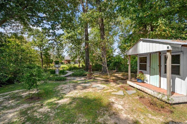 1204 E Lakeside Oaks Dr, Baton Rouge, LA 70810