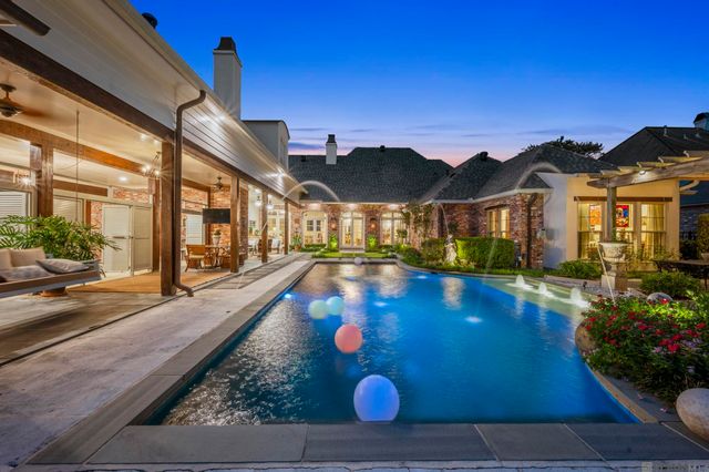 1204 E Lakeside Oaks Dr, Baton Rouge, LA 70810