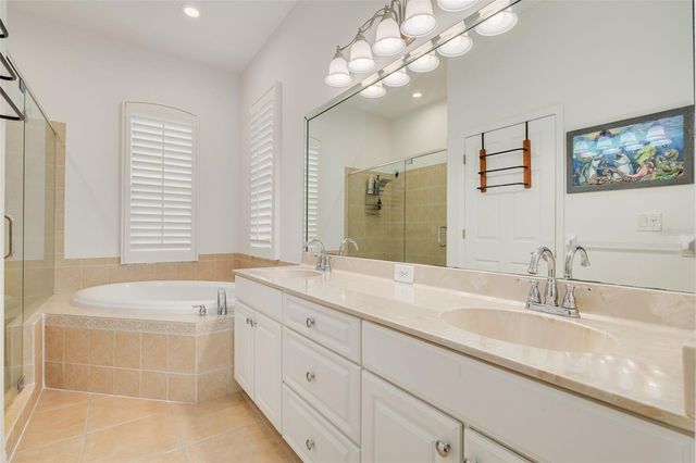 8253 WILD OAKS CIRCLE, Largo, FL 33773