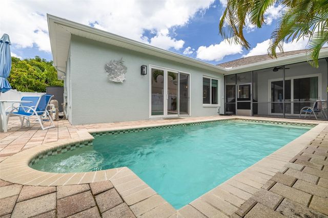 8253 WILD OAKS CIRCLE, Largo, FL 33773