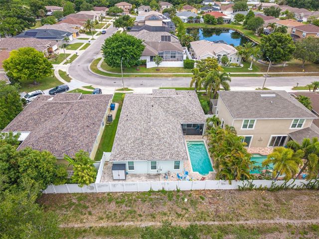 8253 WILD OAKS CIRCLE, Largo, FL 33773