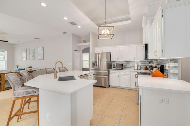 8253 WILD OAKS CIRCLE, Largo, FL 33773