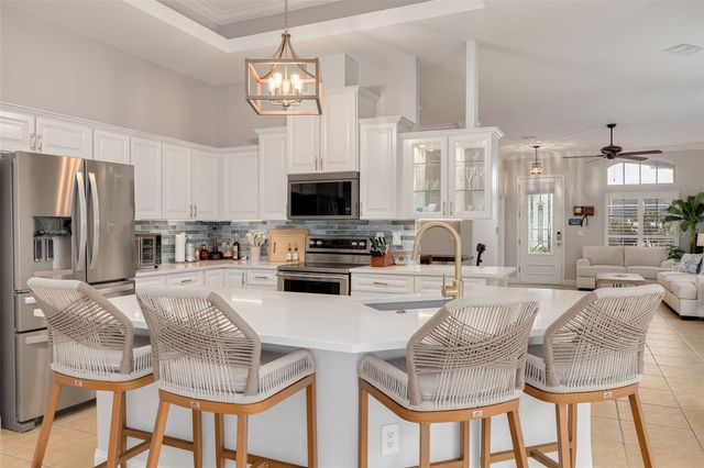 8253 WILD OAKS CIRCLE, Largo, FL 33773