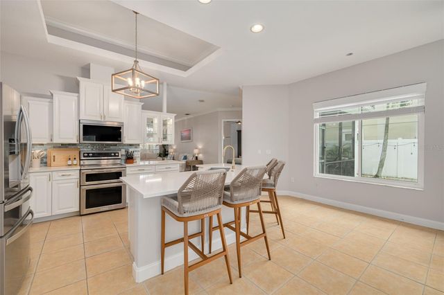 8253 WILD OAKS CIRCLE, Largo, FL 33773