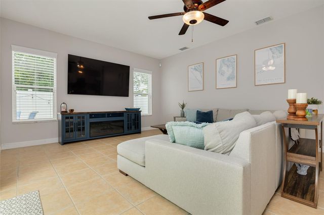8253 WILD OAKS CIRCLE, Largo, FL 33773