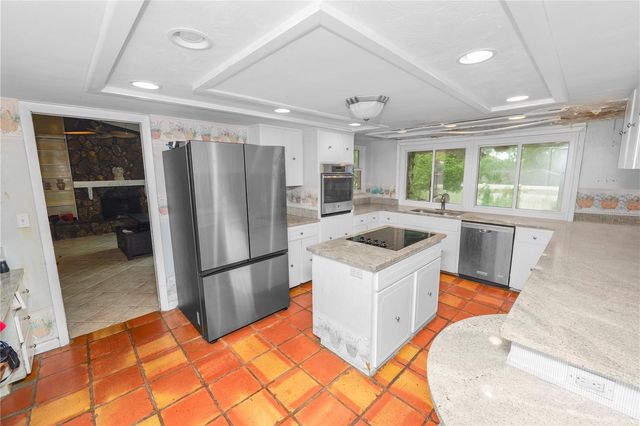 2010 MOSS COURT, Dunedin, FL 34698