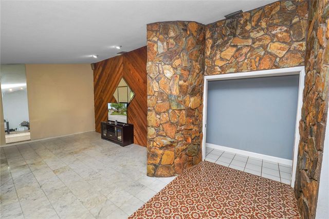 2010 MOSS COURT, Dunedin, FL 34698